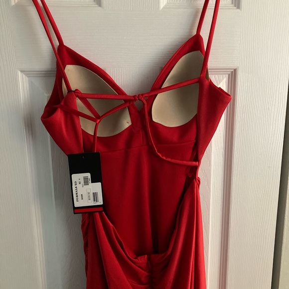 Beautiful red silk dress - Picture 4 of 6